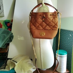 TORY BURCH EUC MINI WILLA BUCKET BAG